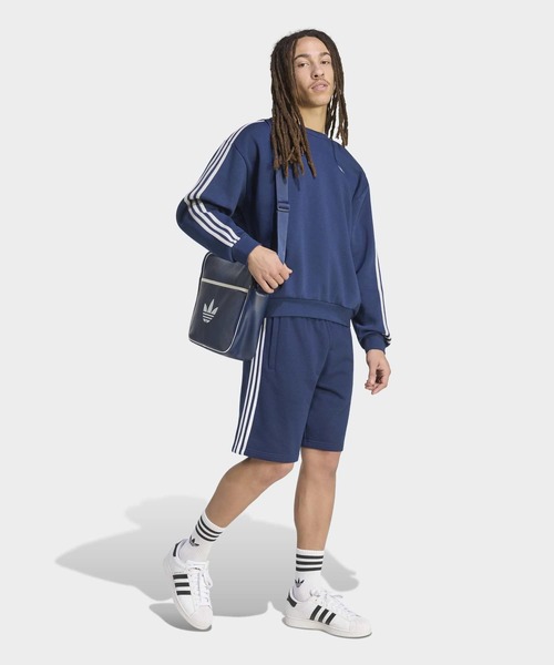 adidas(アディダス)の「アディカラー スリーストライプス オーバーサイズ クルーネック / トレーナー / アディダスオリジナルス adidas Originals(スウェット・メンズ・ブルー・X-LARGE/XX-LARGE/X-SMALL/SMALL/MEDIUM/3XL/LARGE)」の3枚目の写真