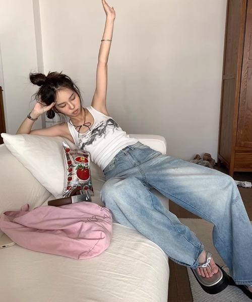 DEVICE(デバイス)の「ワイド ストレート ルーズ デニム パンツ(デニムパンツ・レディース・ブルー・FREE)」の5枚目の写真