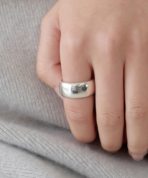 BYWEEKEND（バイウィーケンド）の「Donut ring（リング・レディース・シルバー・11号/13号/15号）」の4枚目の写真