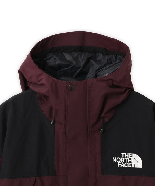 THE NORTH FACE(ザノースフェイス)の「THE NORTH FACE MOUNTAIN JACKET / ザ・ノース・フェイス マウンテン ジャケット(マウンテンパーカー・メンズ・バーガンディー/グレイッシュベージュ・S/M/L/XL/XXL)」の3枚目の写真