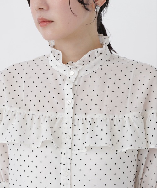 NATURAL BEAUTY BASIC(ナチュラルビューティーベーシック)の「フロッキードットフリルブラウス(シャツ/ブラウス・レディース・ホワイト系その他/ベージュ系その他/ブラック系その他2・フリ-)」の13枚目の写真