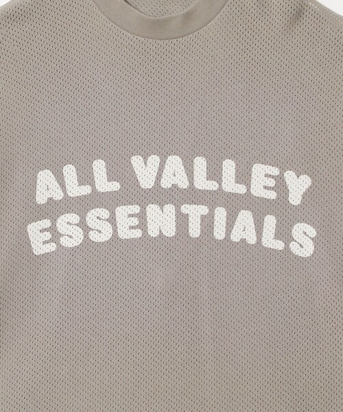 FOG ESSENTIALS(エフオージーエッセンシャルズ)の「<FEAR OF GOD ESSENTIALS>MERCH Tシャツ(Tシャツ/カットソー・メンズ・ブラック/グレー系・L/S/M/XS)」の5枚目の写真
