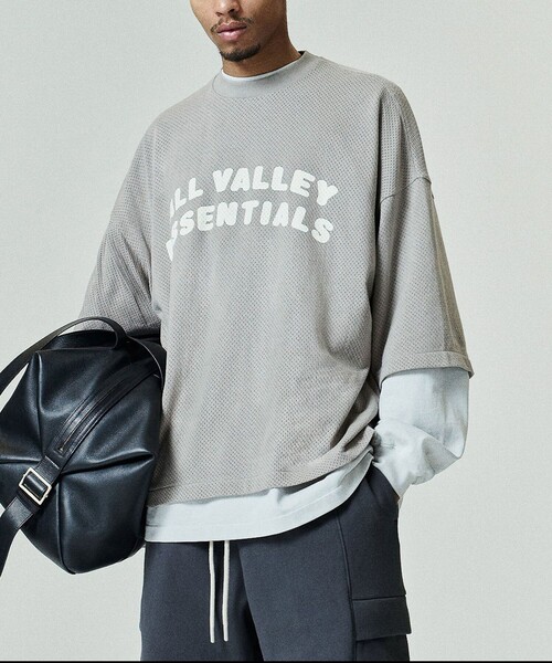 FOG ESSENTIALS(エフオージーエッセンシャルズ)の「<FEAR OF GOD ESSENTIALS>MERCH Tシャツ(Tシャツ/カットソー・メンズ・ブラック/グレー系・L/S/M/XS)」の14枚目の写真