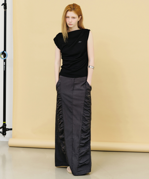 NICK&NICOLE（ニックアンドニコール）の「SHIRRING PANEL LONG SKIRT_CHARCOAL（スカート・レディース・その他・FREE）」の3枚目の写真