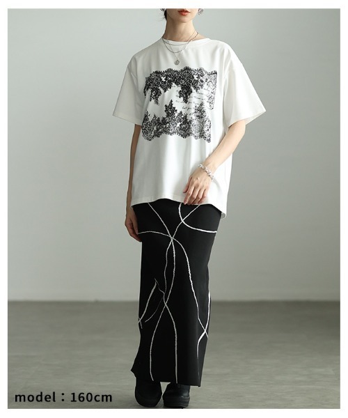 Sawa a la mode(サワアラモード)の「レース柄フロッキープリントTシャツ(Tシャツ/カットソー・レディース・ブラック/オフホワイト・FREE)」の5枚目の写真