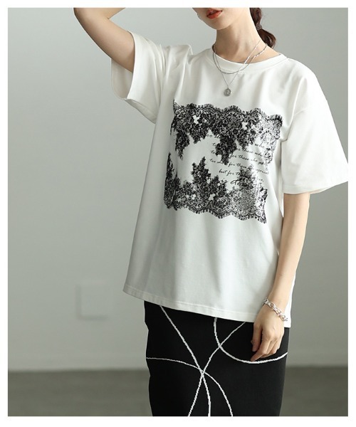 Sawa a la mode(サワアラモード)の「レース柄フロッキープリントTシャツ(Tシャツ/カットソー・レディース・ブラック/オフホワイト・FREE)」の9枚目の写真