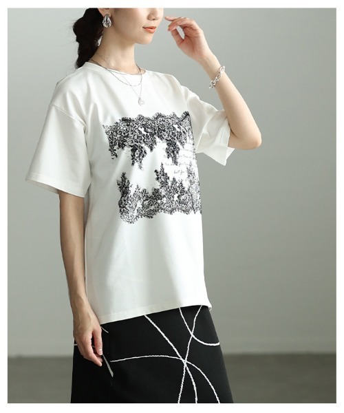 Sawa a la mode(サワアラモード)の「レース柄フロッキープリントTシャツ(Tシャツ/カットソー・レディース・ブラック/オフホワイト・FREE)」の12枚目の写真