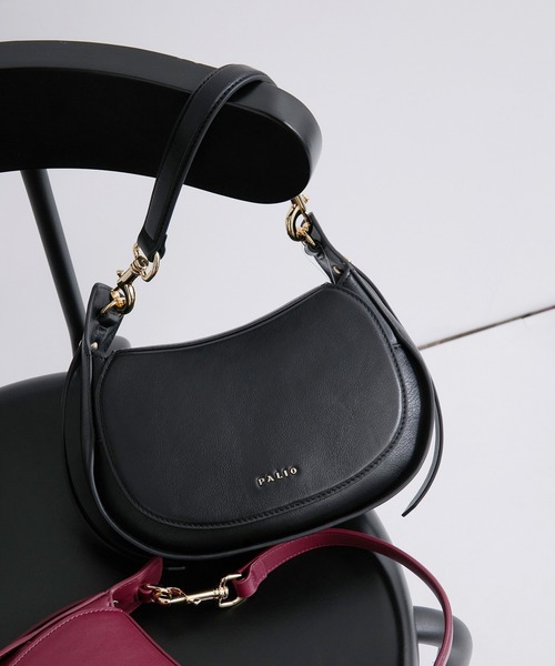 PALIO(パリオ)の「【PALIO/パリオ】2WAYハーフムーンショルダーバッグ/WEB限定(ショルダーバッグ・レディース・ボルドー/ブラック・FREE)」の2枚目の写真