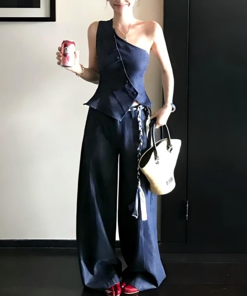 FAVORITO(ファヴォリート)の「オフショルダートップスパンツセットアップ(セットアップ・レディース・ダークブルー・M/L/S)」の1枚目の写真
