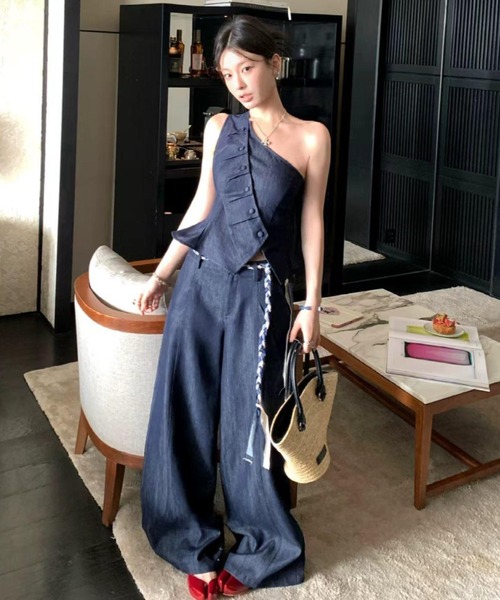 FAVORITO(ファヴォリート)の「オフショルダートップスパンツセットアップ(セットアップ・レディース・ダークブルー・M/L/S)」の5枚目の写真