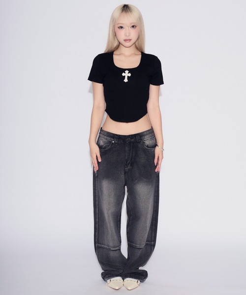 tinkerend（ティンカーエンド）の「【カップ付き】Cross U-neck Tight-fit T-shirt / クロスUネックタイトフィットTシャツ（Tシャツ/カットソー・レディース・ブラック/ホワイト・FREE）」の14枚目の写真