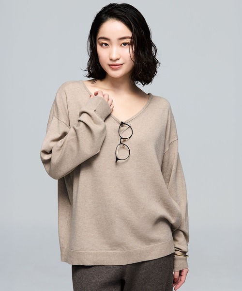 coca(coca)(コカ)の「\保温・洗濯OK!/リッチニットVネックプルオーバー(ニット/セーター・レディース・グレー/ベージュ/ブラック・S/M/L)」の1枚目の写真