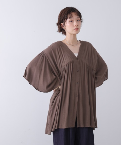 Bou Jeloud(ブージュルード)の「レーヨンクレープ羽織チュニック(シャツ/ブラウス・レディース・ブラウン/レッド/オフホワイト/ブラック・MEDIUM)」の19枚目の写真