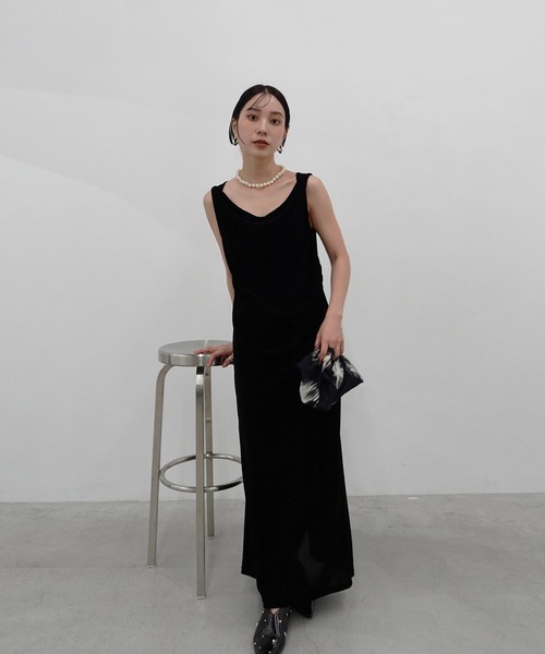 Ameri(アメリ)の「DRAPE CURVE VELOUR DRESS(ドレス・レディース・ブラック/ブルー/ボルドー・SMALL/MEDIUM)」の8枚目の写真