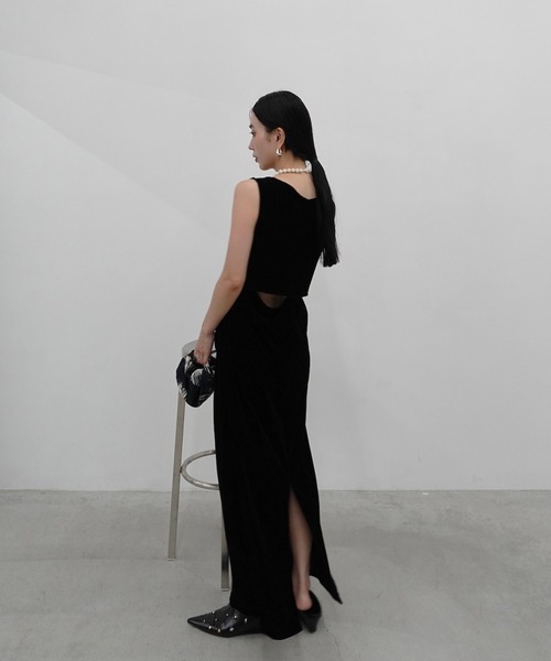 Ameri(アメリ)の「DRAPE CURVE VELOUR DRESS(ドレス・レディース・ブラック/ブルー/ボルドー・SMALL/MEDIUM)」の9枚目の写真