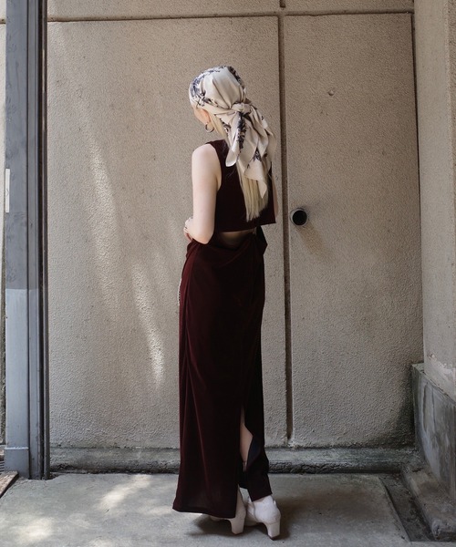 Ameri(アメリ)の「DRAPE CURVE VELOUR DRESS(ドレス・レディース・ブラック/ブルー/ボルドー・SMALL/MEDIUM)」の15枚目の写真