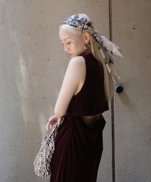 Ameri(アメリ)の「DRAPE CURVE VELOUR DRESS(ドレス・レディース・ブラック/ブルー/ボルドー・SMALL/MEDIUM)」の16枚目の写真