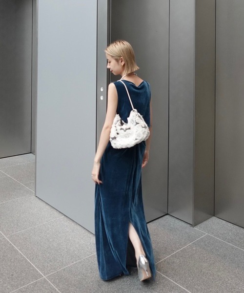 Ameri(アメリ)の「DRAPE CURVE VELOUR DRESS(ドレス・レディース・ブラック/ブルー/ボルドー・SMALL/MEDIUM)」の18枚目の写真