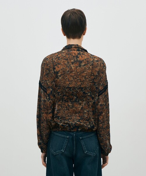 DES PRES(デ・プレ)の「【WEB先行予約】 フローラルカモフラージュプリント アノラックブラウス(シャツ/ブラウス・レディース・ダークオレンジ・FREE)」の5枚目の写真