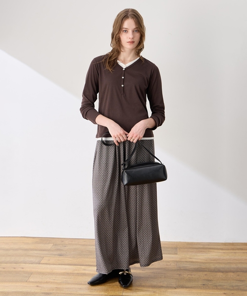 LE SOUK HOLIDAY（ルスークホリデー）の「ヘンリーネックレイヤード風カットプルオーバー（Tシャツ/カットソー・レディース・ダークブラウン/ブラック・M/L）」の17枚目の写真