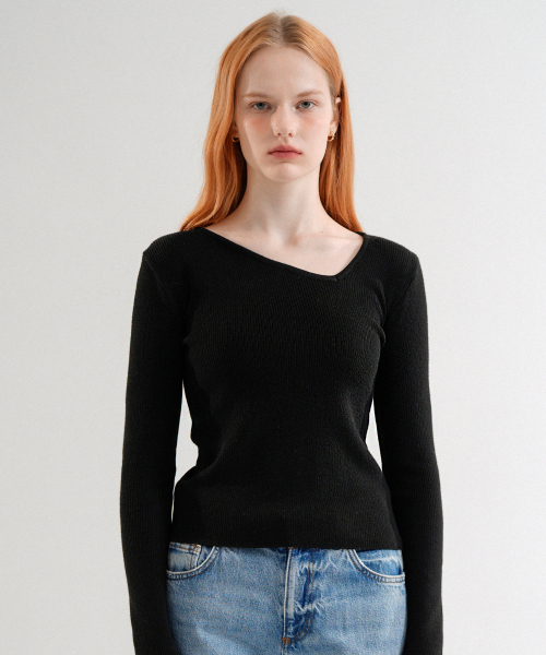 VLETI（ブレッティ）の「Diagonal Neck Line Ribbed Knit (Black)（ニット/セーター・レディース・ブラック・FREE）」の2枚目の写真