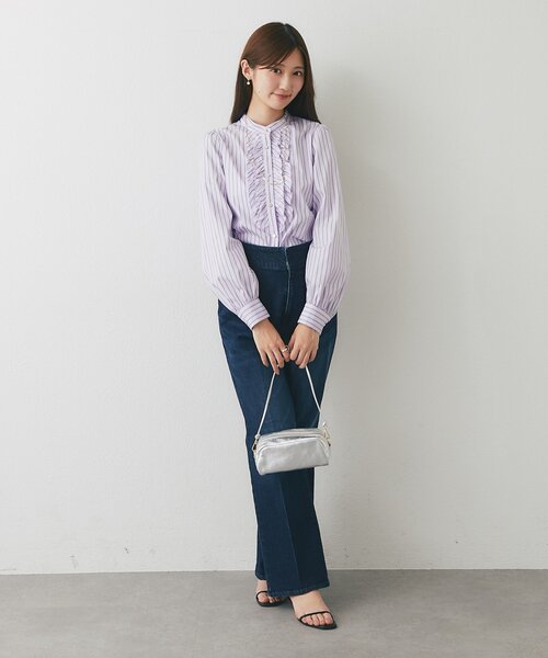 La boutique BonBon（ラブティックボンボン）の「【お上品ストライプ】ストライプフロントフリルブラウス（シャツ/ブラウス・レディース・サックスブルー/ライトベージュ/バイオレット・FREE）」の6枚目の写真