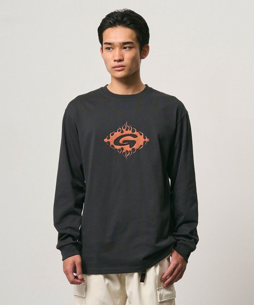 Gramicci(グラミチ)の「FLAMES L/S TEE|フレイムズロングスリーブTシャツ(Tシャツ/カットソー・メンズ・アッシュ/ライトグレー/ブラック系その他・L/S/2XL/M/XL)」の2枚目の写真