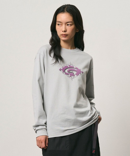Gramicci(グラミチ)の「FLAMES L/S TEE|フレイムズロングスリーブTシャツ(Tシャツ/カットソー・メンズ・アッシュ/ライトグレー/ブラック系その他・L/S/2XL/M/XL)」の1枚目の写真