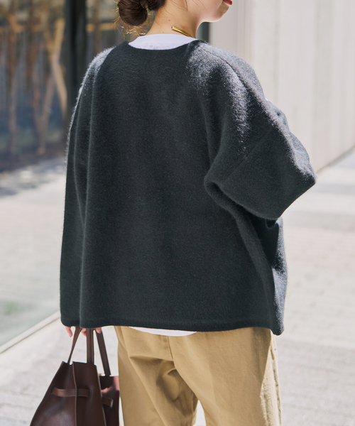 Spick & Span(スピックアンドスパン)の「《新色有り / 追加》ウールフォックスニットジャケット(カーディガン/ボレロ・レディース・ブラック/グレー/ベージュ系その他・FREE)」の11枚目の写真