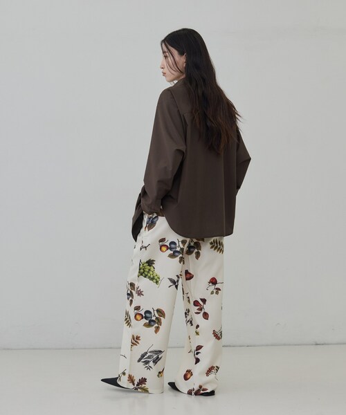 GALLEST(ギャレスト)の「ボタニカルプリントイージーパンツ(その他パンツ・レディース・ブラック系/アイボリー系・38)」の16枚目の写真