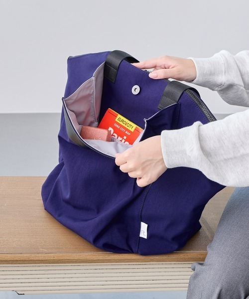 ROOTOTE(ルートート)の「ROOTOTE ルートート LT.ミディアム.フロントオープン-A(トートバッグ・レディース・ブラウン/ワイン系/ブルー系/ブラック・FREE)」の6枚目の写真