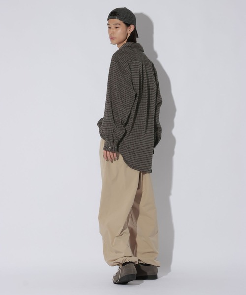 LAKOLE（ラコレ）の「モールチェック長袖シャツ / 1054011（シャツ/ブラウス・メンズ・ベージュ/ブラック/ブラウン・LARGE/MEDIUM/X-LARGE）」の22枚目の写真
