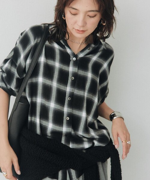 RIVE DROITE（リヴドロワ）の「ドレーピーチェックワイドシャツ（秋服/オンブレチェック）（シャツ/ブラウス・レディース・ブラック/ベージュ/ブラウン・FREE）」の2枚目の写真