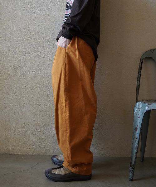 JOURNAL STANDARD LUXE(ジャーナルスタンダード ラックス)の「ハイカウントツイル ロンパンツ(その他パンツ・レディース・ブラック/オレンジ・MEDIUM/SMALL)」の4枚目の写真