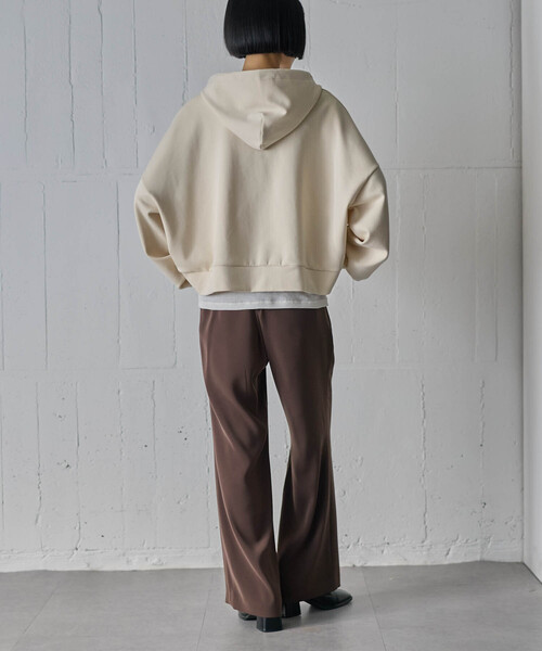 for/c(フォーシー)の「オーバーサイズフーディー【サスティナブル】(パーカー・レディース・アイボリー/ブラック・M/L)」の11枚目の写真