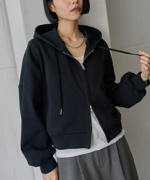 for/c(フォーシー)の「オーバーサイズフーディー【サスティナブル】(パーカー・レディース・アイボリー/ブラック・M/L)」の14枚目の写真