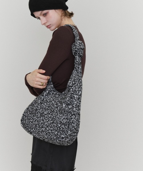 Rohwel(ローウェル)の「Knot Handle Shoulder Bag / ノットハンドルショルダーバッグ(ショルダーバッグ・レディース・ブラック/ブラウン/グレー・FREE)」の6枚目の写真