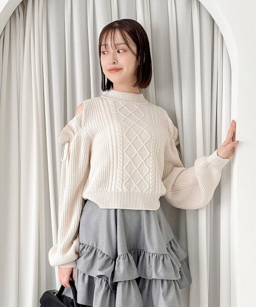 F i.n.t(フィント)の「リボンオフショルニットプルオーバー/fint フィント(ニット/セーター・レディース・ライトピンク/アイボリー・FREE)」の1枚目の写真