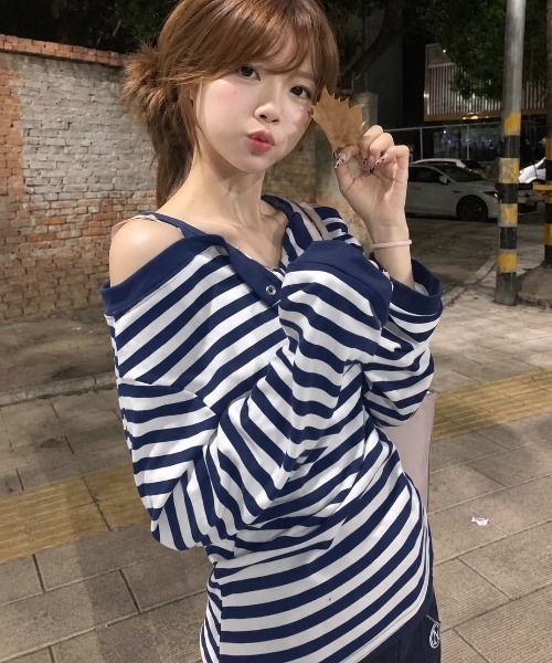 roomy(ルーミー)の「ボーダーオフショルダー(Tシャツ/カットソー・レディース・ネイビー・FREE)」の2枚目の写真
