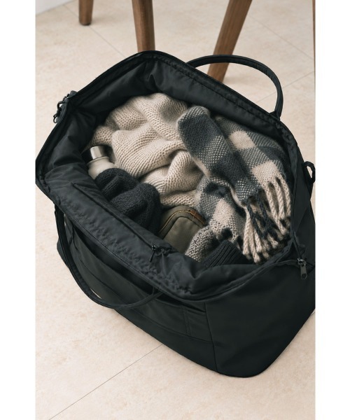 marjour(マージュール)の「WATER REPELLENT TRAVEL BOSTON(ボストンバッグ・レディース・ブラック・FREE)」の3枚目の写真