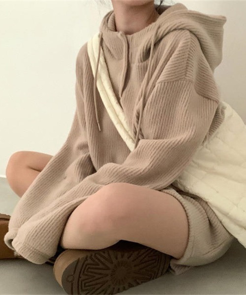 Aelina(エリナ)の「フード付きリラックストップス&ショートパンツセットアップ(セットアップ・レディース・ベージュ/グレー・FREE)」の20枚目の写真