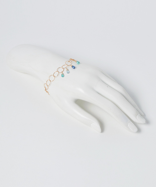 agete（アガット）の「＜ Eva Hanusova for agete （エヴァハヌソヴァフォーアガット）＞ブレスレット（ブレスレット・レディース・ブルー系その他・FREE）」の5枚目の写真