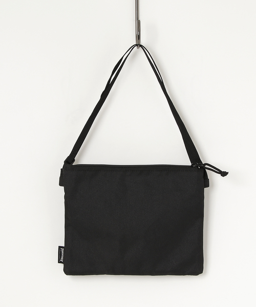 THRASHER（スラッシャー）の「THRASHERサコッシュ [ボディバック/ウエストポーチ］（ショルダーバッグ・メンズ・ホワイト/ブラック・フリー）」の5枚目の写真