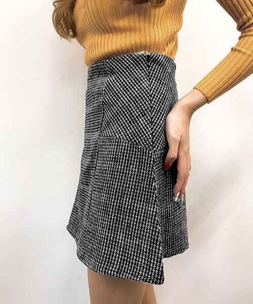 SPIGA(スピーガ)の「グレンチェックミニSK(スカート・レディース・グレー/ベージュ/ダークグレー・SMALL/MEDIUM)」の2枚目の写真