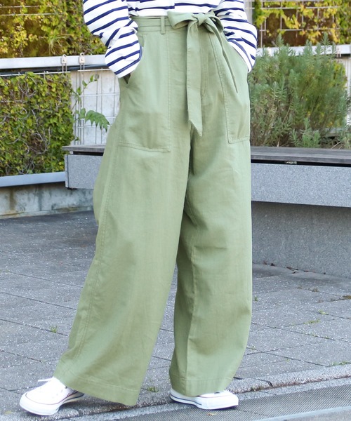 Social GIRL（ソーシャルガール）の「ハイウエストリボンベルトワイドパンツ（その他パンツ・レディース・ライトブルー/インディゴブルー/カーキ/オフホワイト/ネイビー/ベージュ/グレイッシュベージュ/キナリ/ブラック/グリーン/アイボリー・M/L/LL/S）」の8枚目の写真