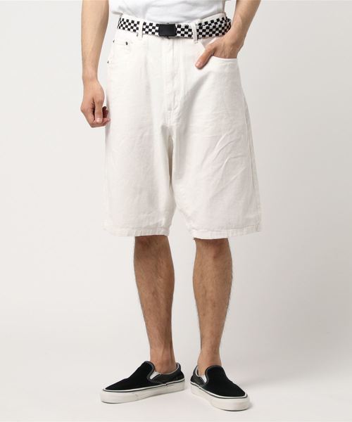 STYLEBLOCK（スタイルブロック）の「ベルト付きワイドデニムショートパンツ（デニムパンツ・メンズ・オフホワイト/ケミカルウォッシュ/ブルー/ブラック・M/L）」の2枚目の写真