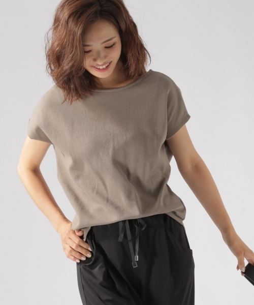 BAYFLOW（ベイフロー）の「2WAY Tシャツ（Tシャツ/カットソー・レディース・オフホワイト/ベビーピンク/チャコール/カーキ・MEDIUM/SMALL）」の3枚目の写真