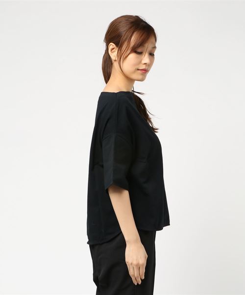STUDIOUS（ステュディオス）の「【SACRA】SLOPE SHAPE TOP（Tシャツ/カットソー・レディース・ブラック/キャメル/オフホワイト・38）」の5枚目の写真