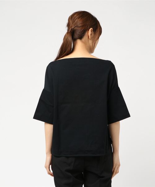 STUDIOUS（ステュディオス）の「【SACRA】SLOPE SHAPE TOP（Tシャツ/カットソー・レディース・ブラック/キャメル/オフホワイト・38）」の4枚目の写真