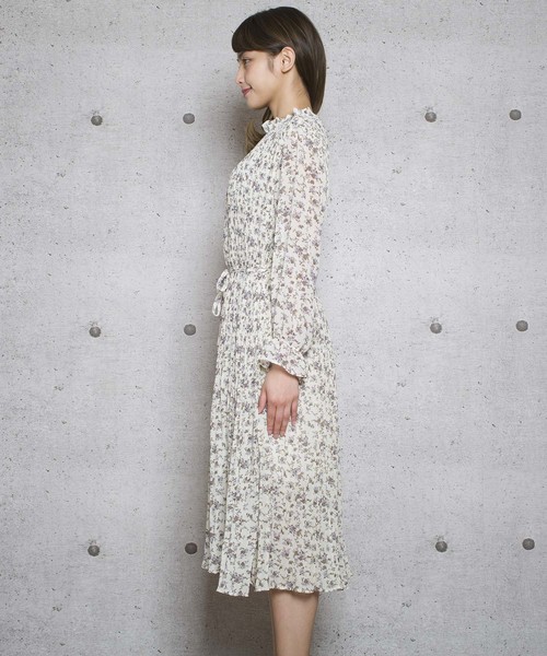 LUGG NAGG(ラグナグ)の「【Jewelobe/ ジュエローブ】スタンドフリルネックプリーツワンピース(ワンピース・レディース・パープル/ピンク/ブラック/ホワイト/ブルー・FREE)」の13枚目の写真